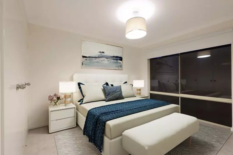 Street Front Home In Quiet Cul - De - Sac