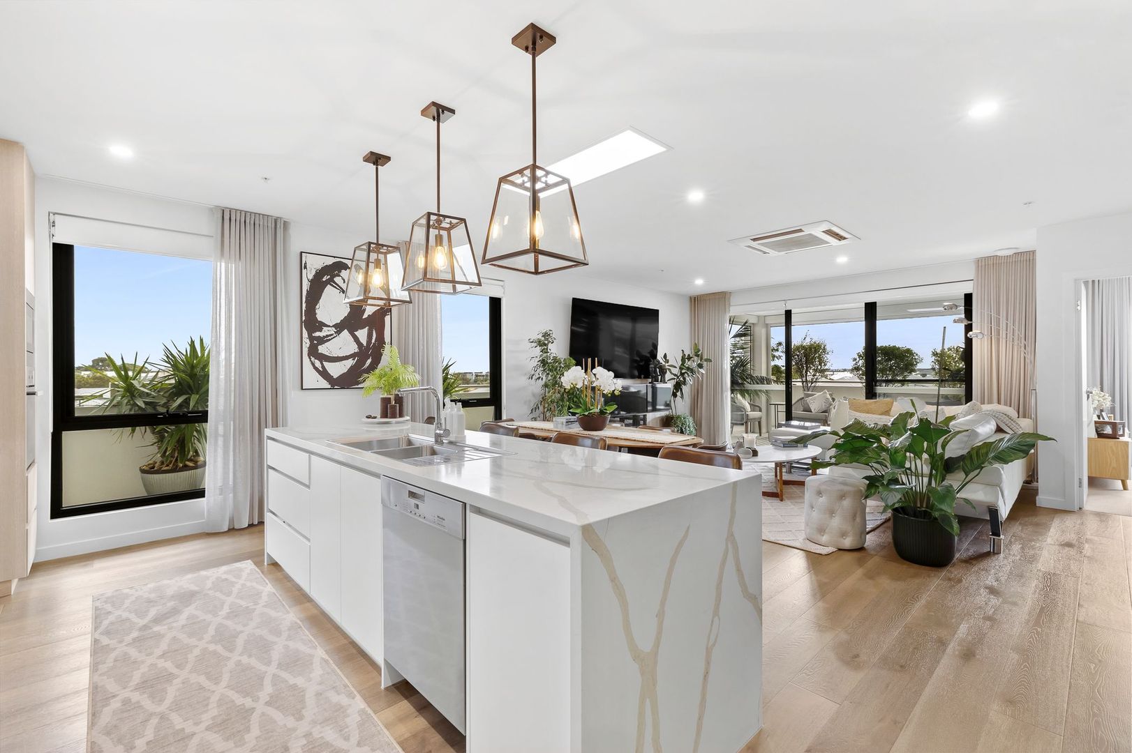 Apartment 12 - 20 Airlie Avenue