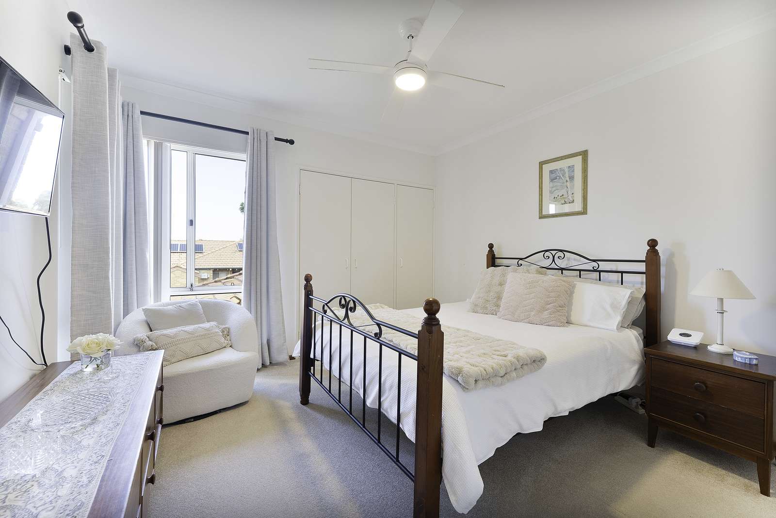 Move-in ready upper villa with sunny west-facing balcony