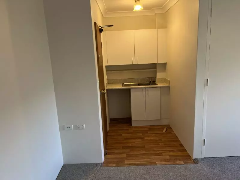 (Under offer) Affordable  Studio Serviced Apartment which offers a great alternative to Residential Care