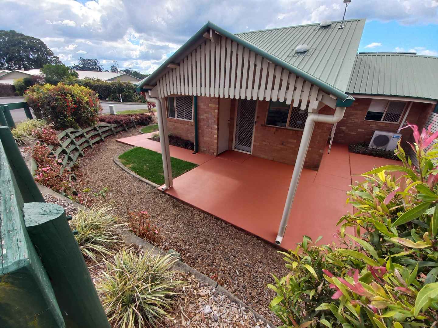 Perfectly located! Unit 6 Palmwoods Garden Village