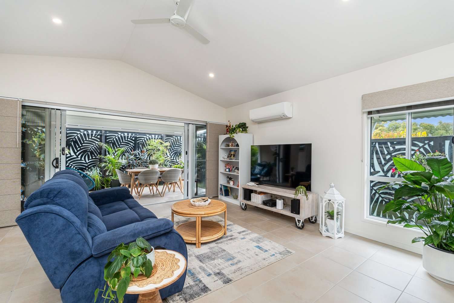 Beautifully Presented Home with Waterway Views