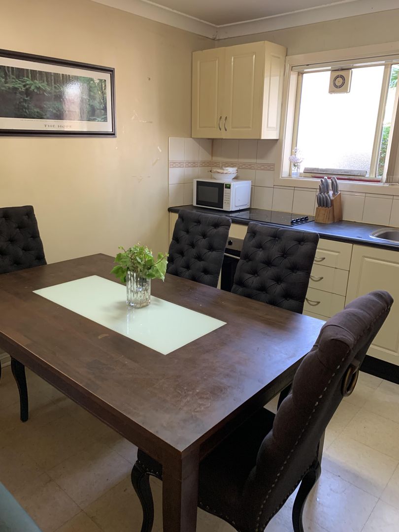 Room Available for a Senior Flatmate 