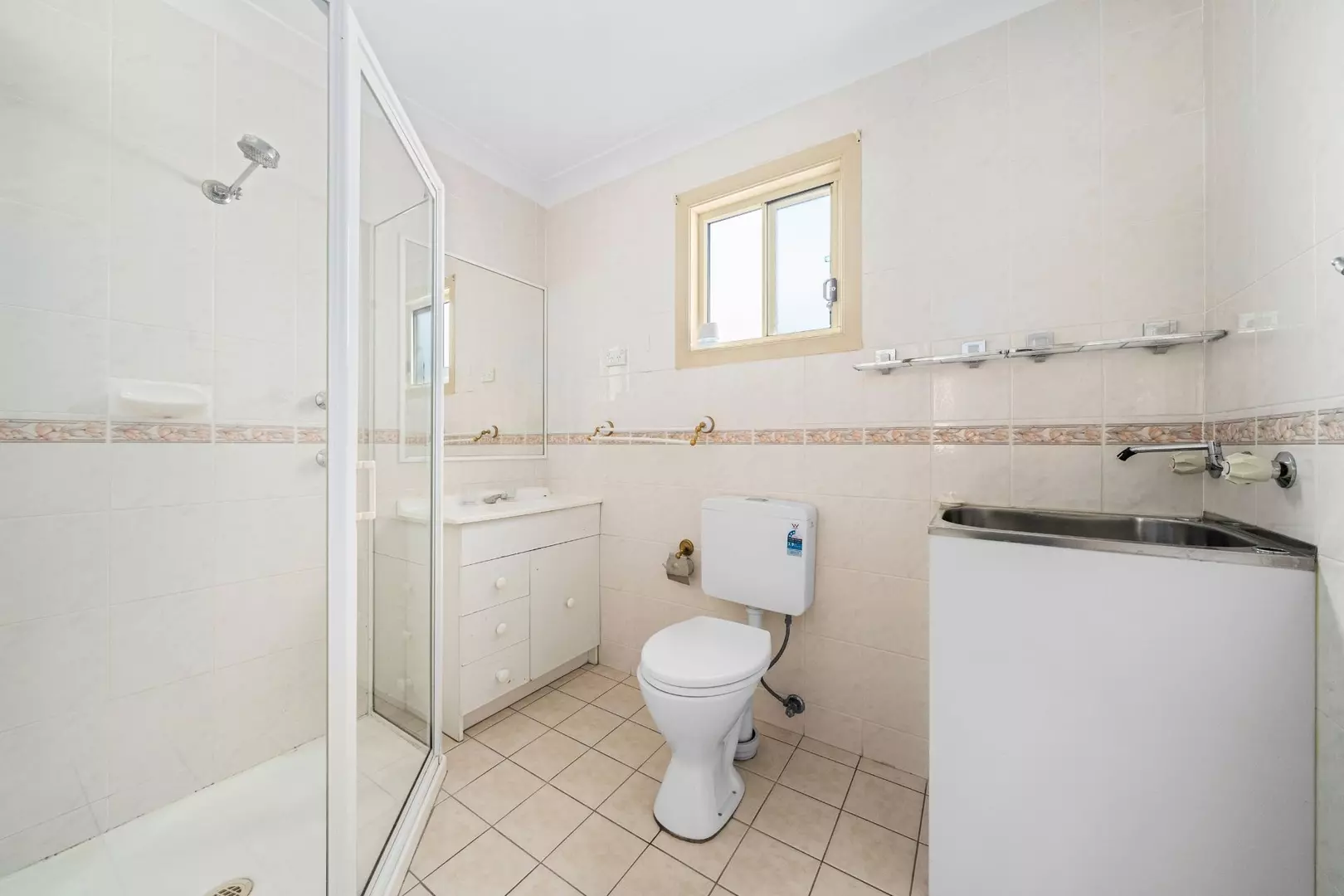 Charming 1-Bedroom Unit