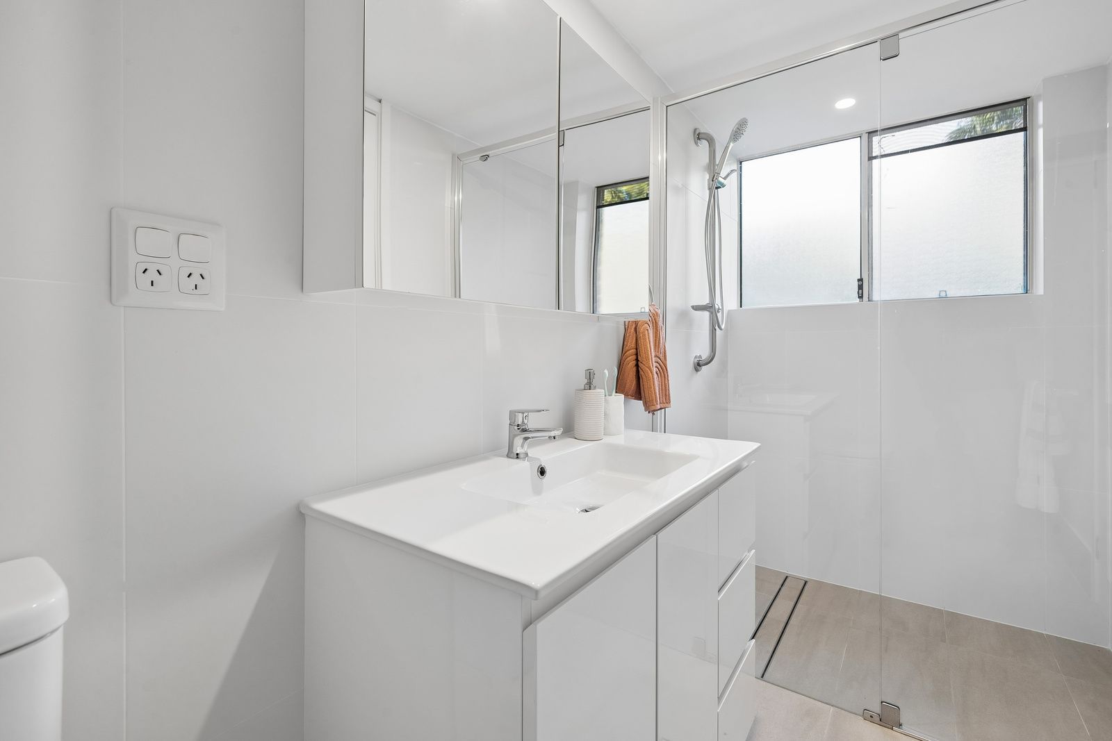 111/10 Minkara Road Bayview, NSW, 2104