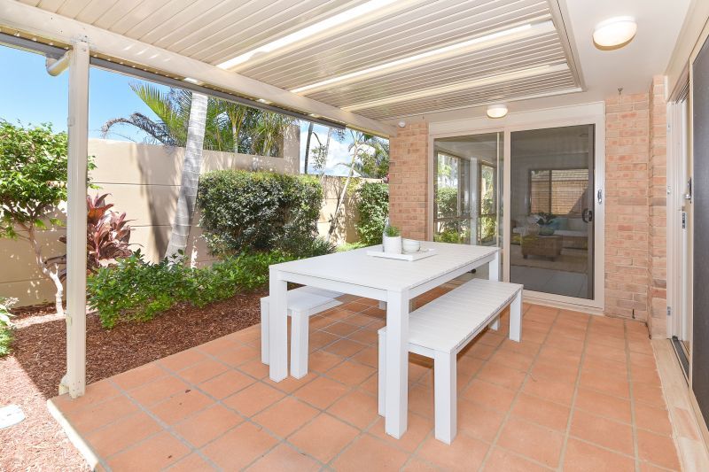 Fully refurbished freestanding villa