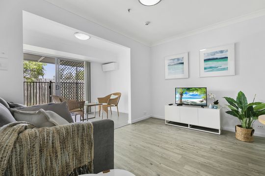 Charming one bedroom villa with study