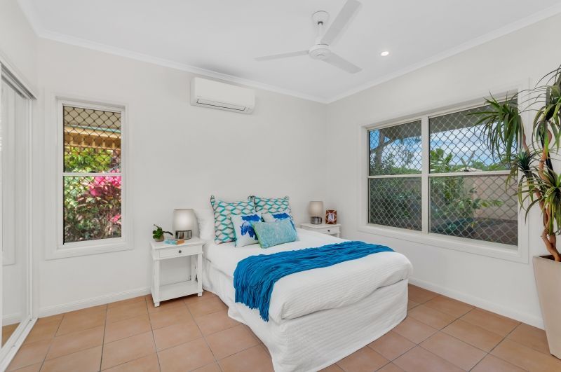 Great sized unit with fully enclosed private patio