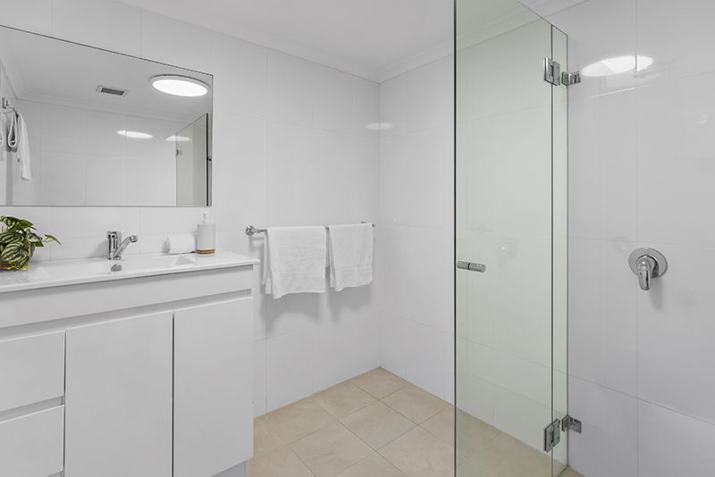 Beautifully renovated unit surrounded by lush gardens