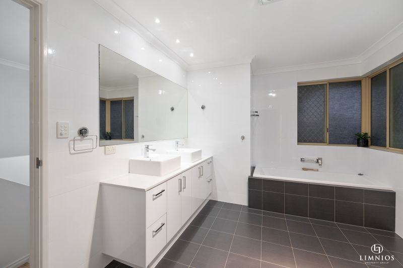 Super Spacious Townhouse!