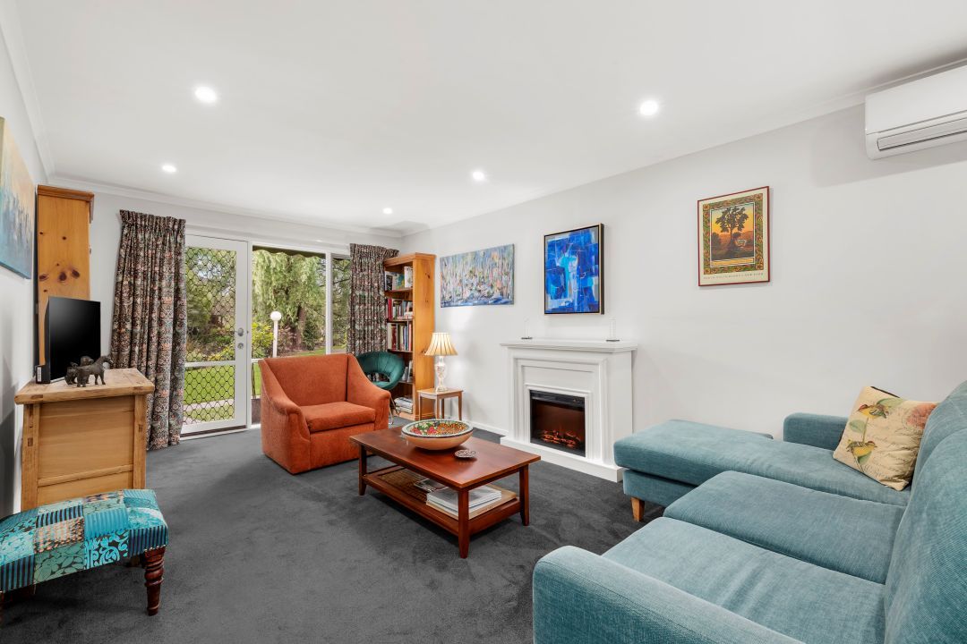 One Bedroom Unit, on the flat!  Are you fussy?  As the new owner of this beautifully refurbished unit!