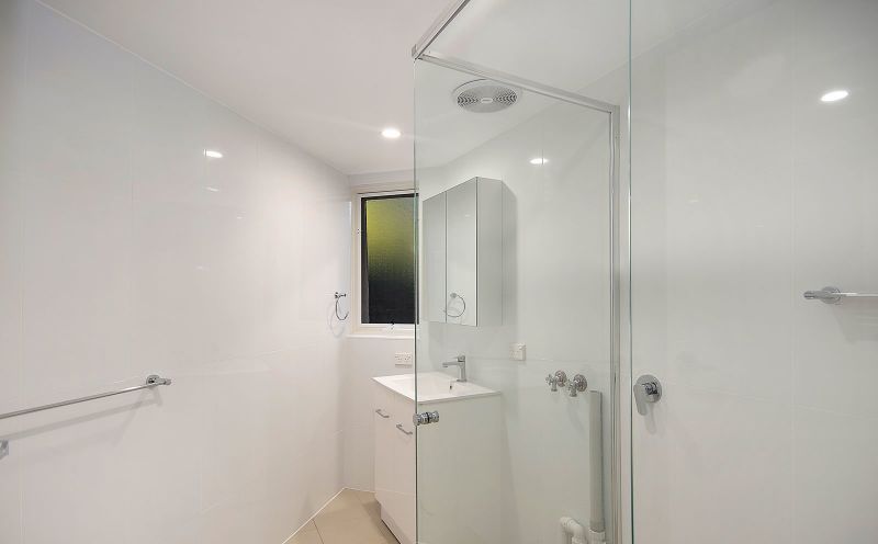 Spacious ground floor 2 bedroom unit