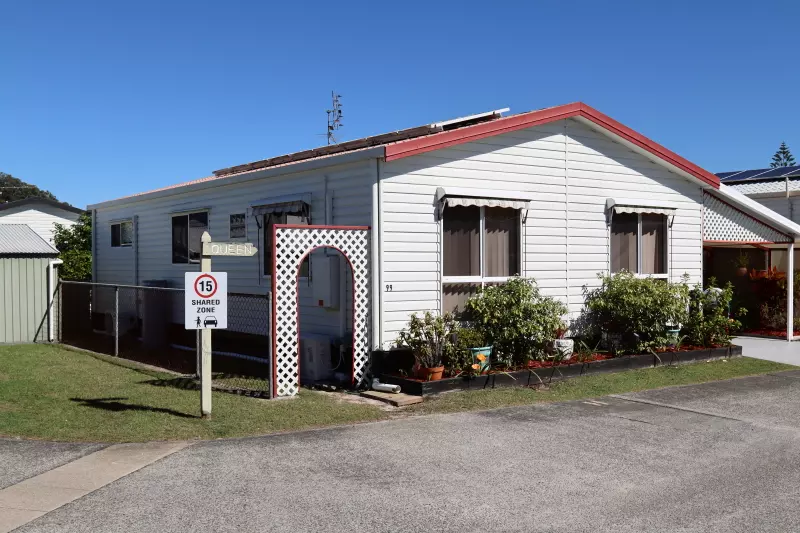 Tweed Broadwater Village, an Over 50’s Pet Friendly Lifestyle Village. 