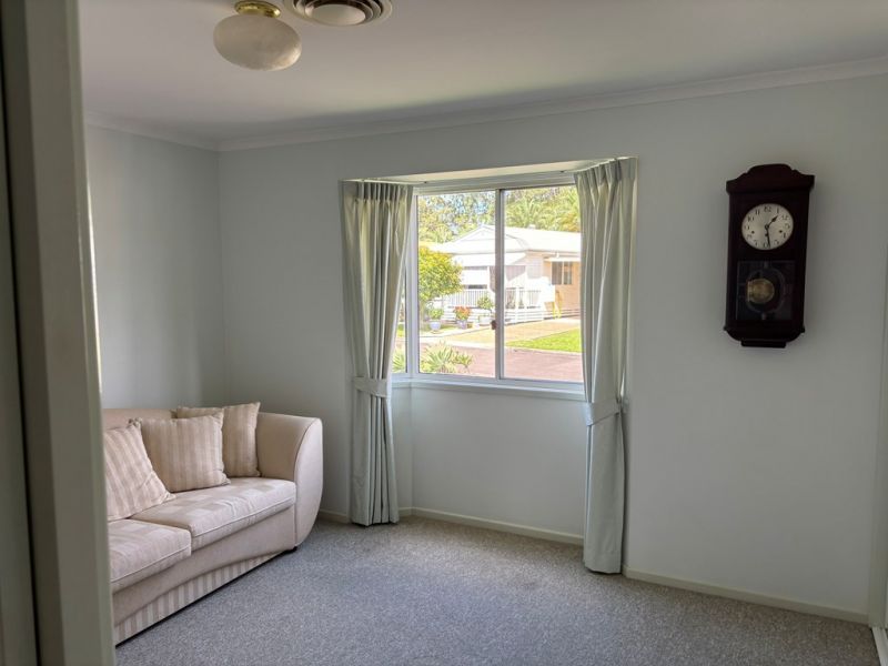 Lakeside Living with Extras