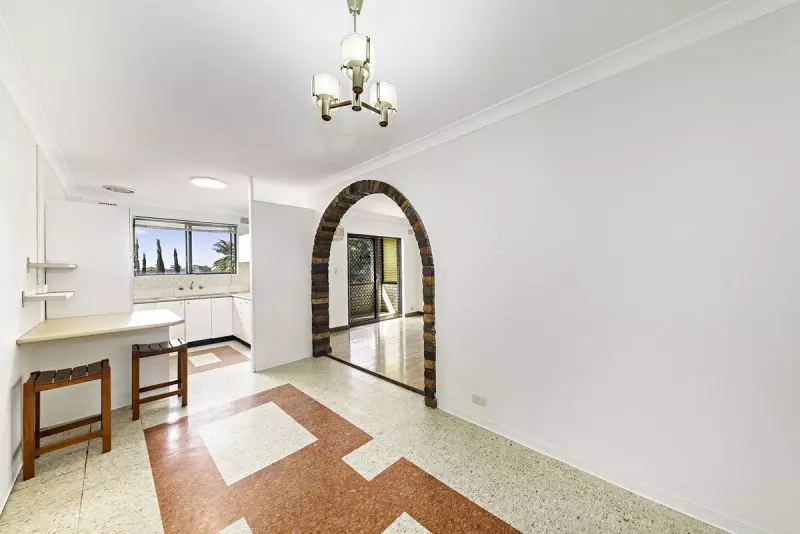 Under Contract  LOCATION, SIZE, ASPECT & FULL BRICK