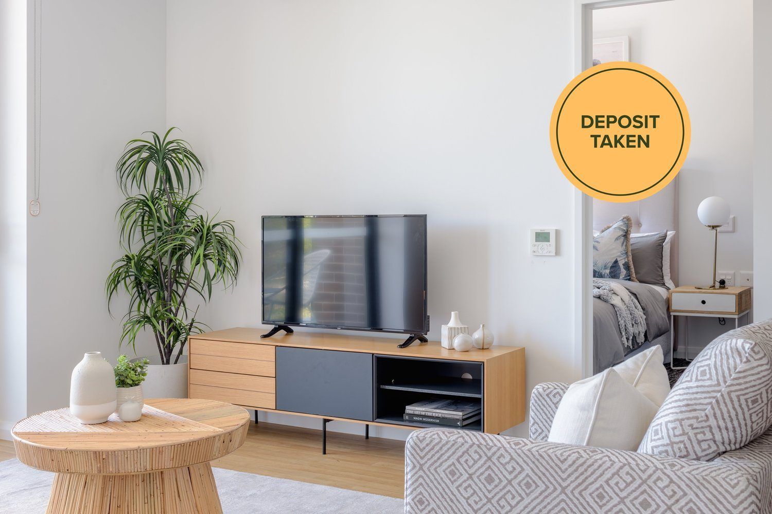 Generous two-bedroom apartment with beautiful views