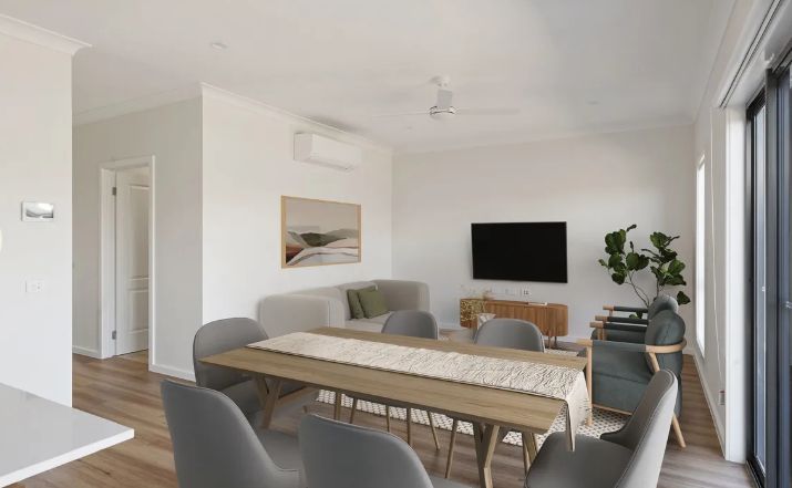 Modern 2 bed home with outdoor deck and private garden