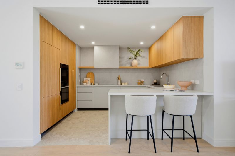 House-Like Proportions, Apartment Ease