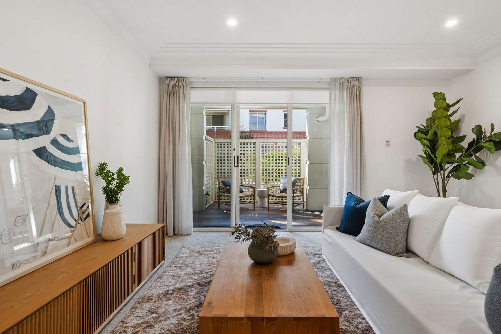 Elegant two-bedroom apartment with dual outdoor spaces