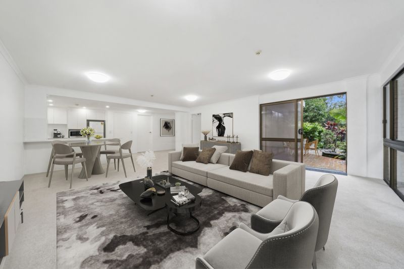 Rare supersized one bedroom apartment!