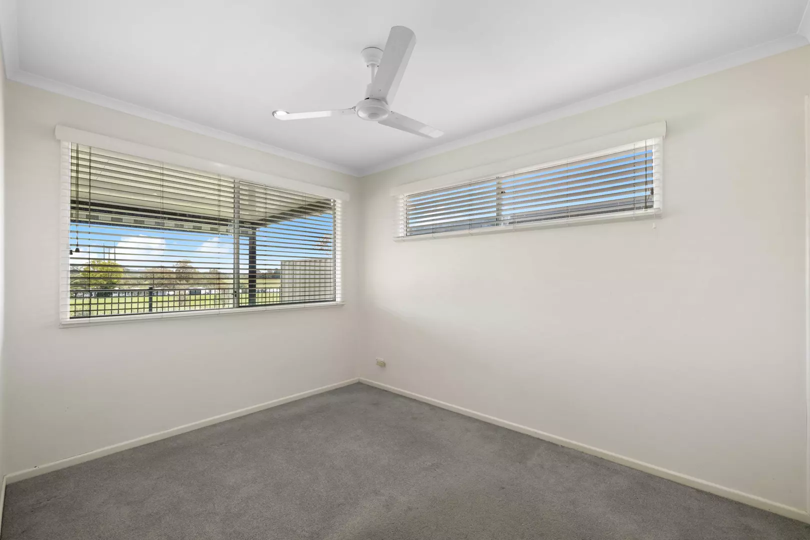 Great location for this 2 bedroom home plus study in Palm Lake Resort Eagleby