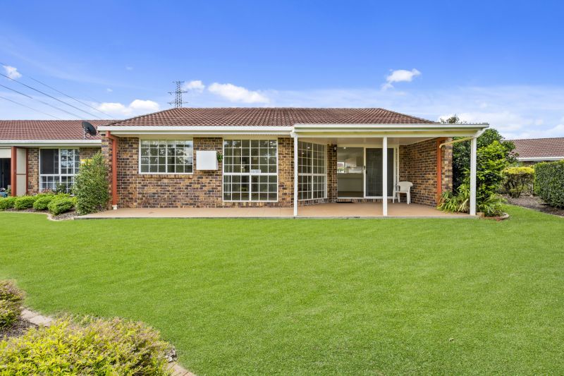 Stunning refurbished villa with Golf Course Views