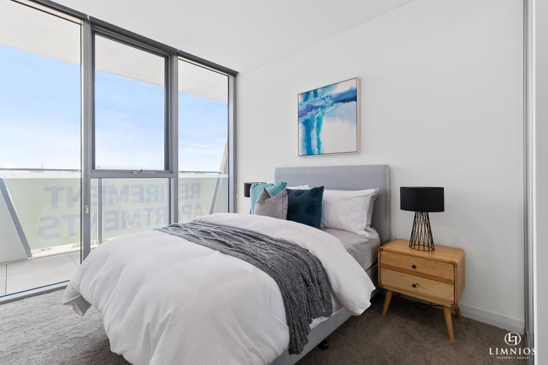 Stunning views from this 6th floor apartment!