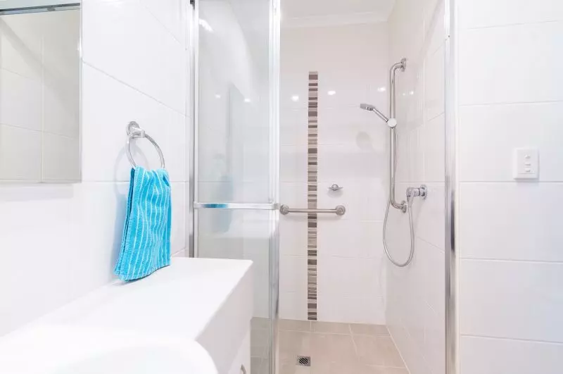 Lovely, light filled serviced apartment surrounded by tranquil gardens