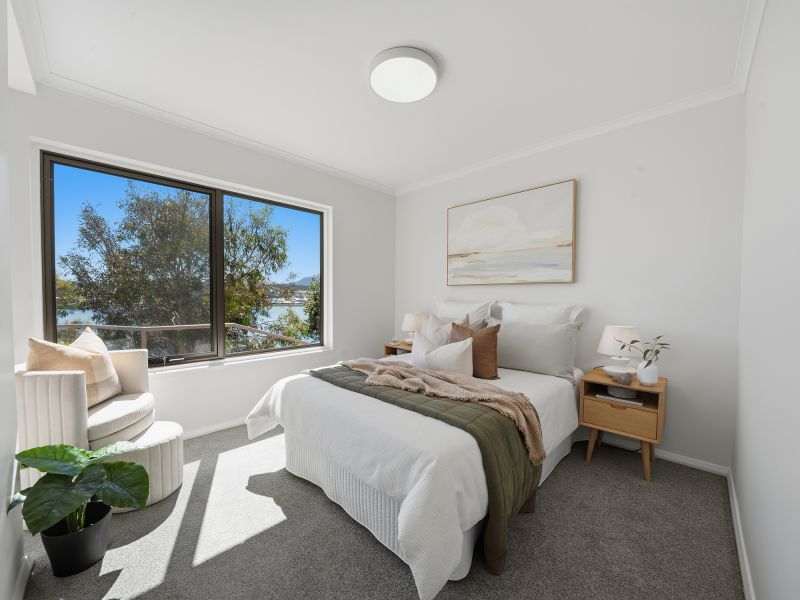 North Facing Villa With Views of Derwent River