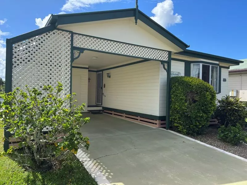 Lakeside Living with Extras