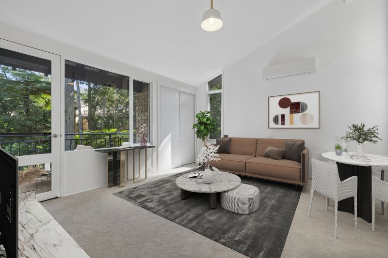 Bright, private & perfectly positioned villa