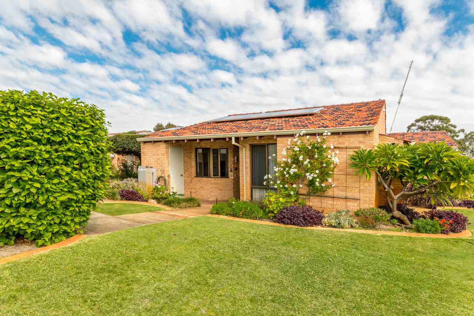 Expressions of Interest – Light and bright 3-bedroom villa in a quiet location