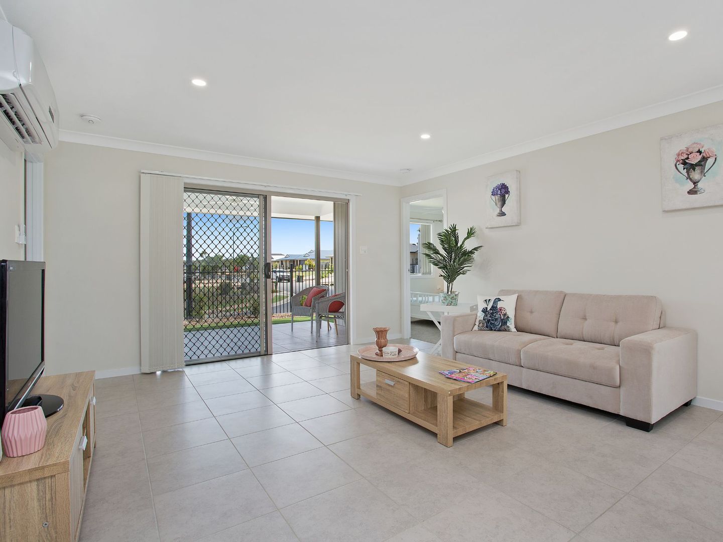 Villa 10 | 3 bed + 1 bath + powder