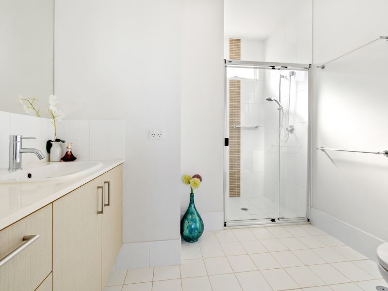 Corner Block With Green Outlook!