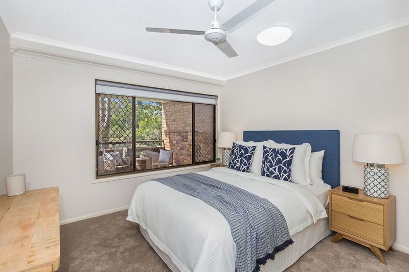 Modern 1 bedroom plus study - under renovation