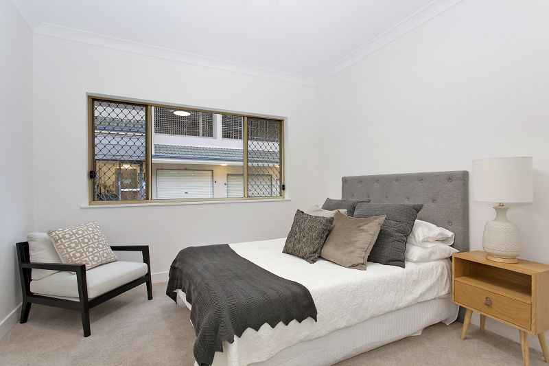 Bright and tranquil with wrap-around balcony