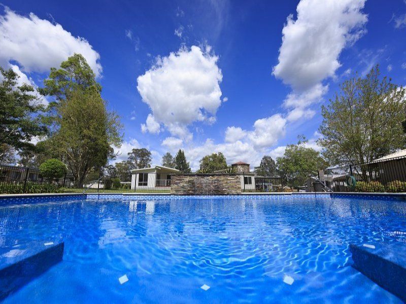 Close to all resort-style facilities, convenient location!