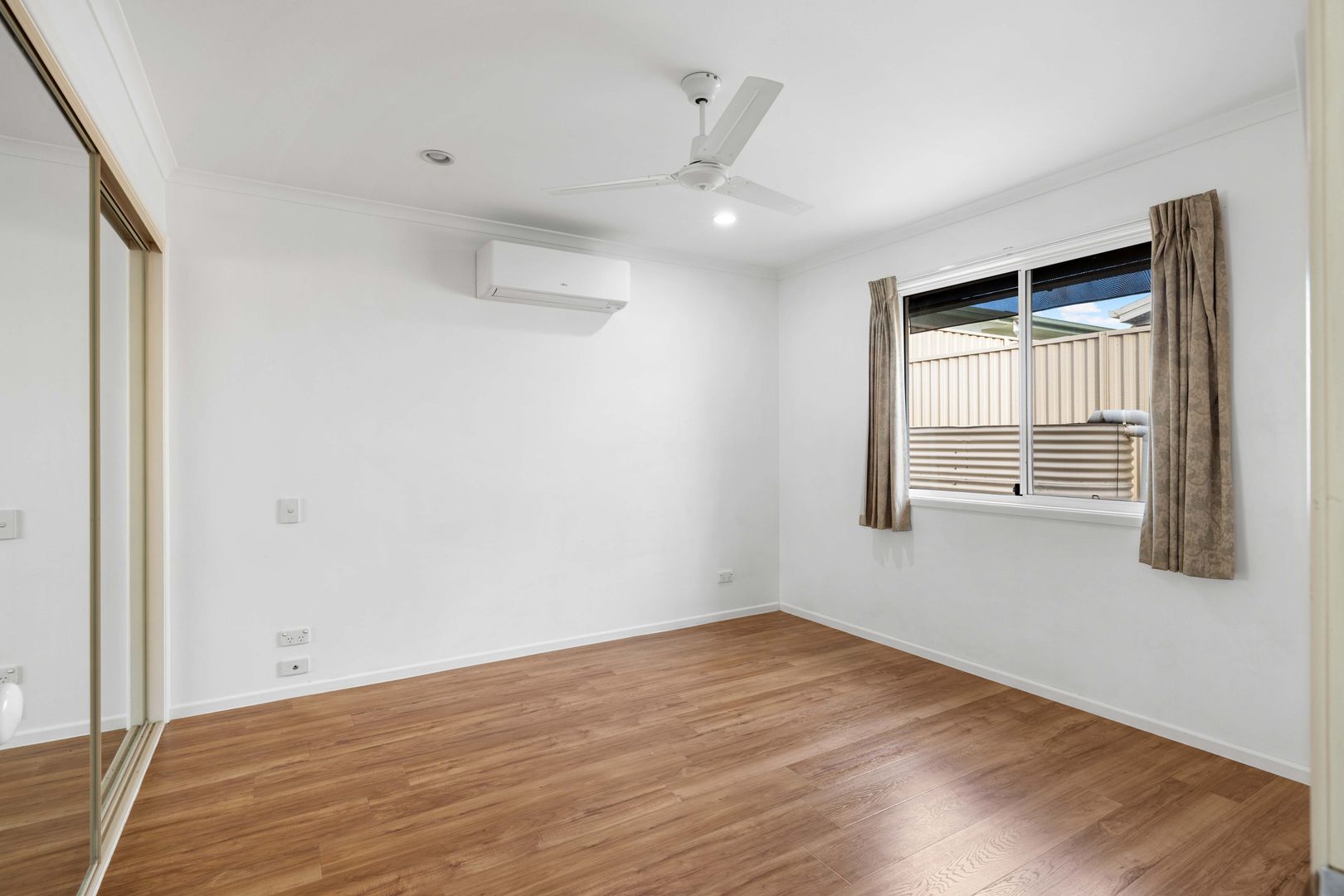 Lovely 2 Bedroom Home Close to the Country Club