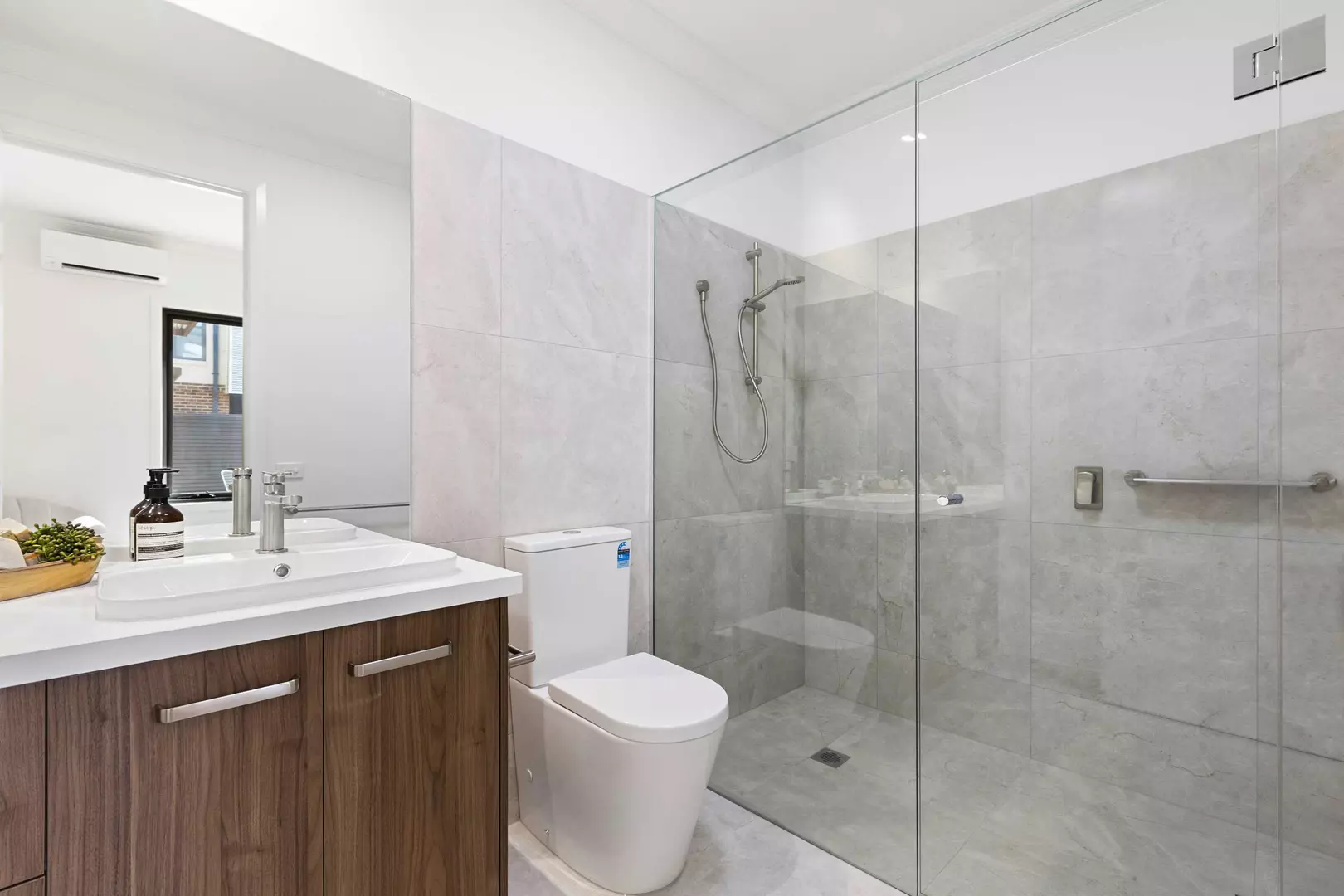 Modern Elegance Meets Tranquility