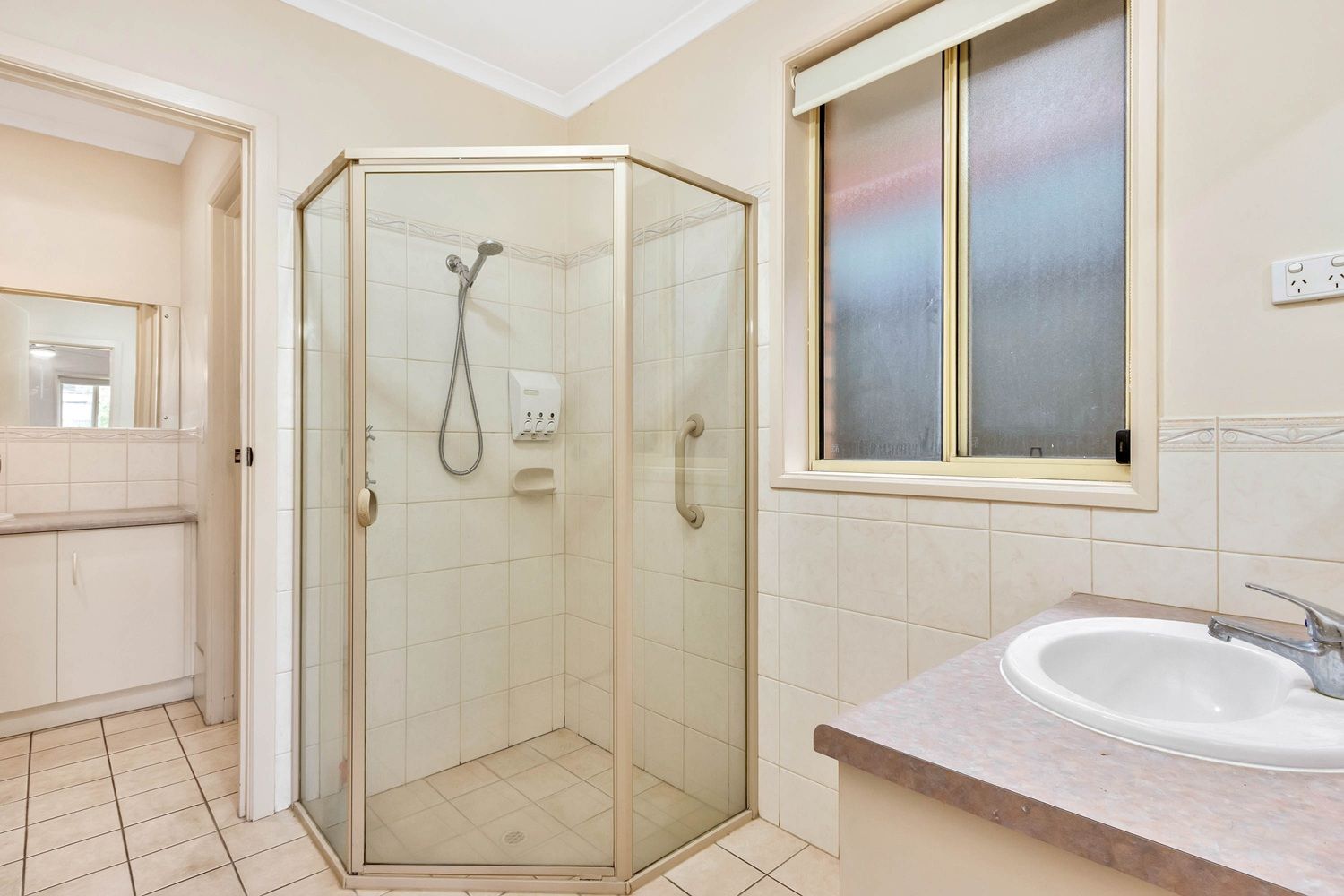 Three Bedroom Unit in Attractive Village