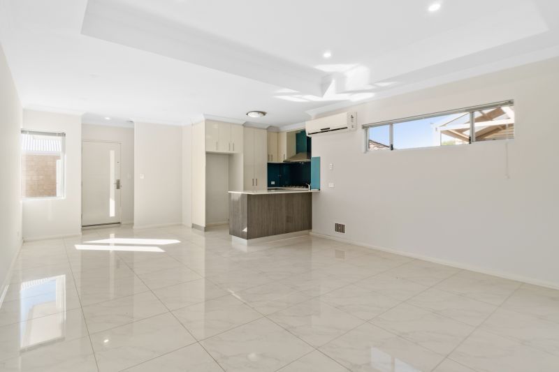 Ticking All Boxes: Location, Modern, Spacious & NO STRATA