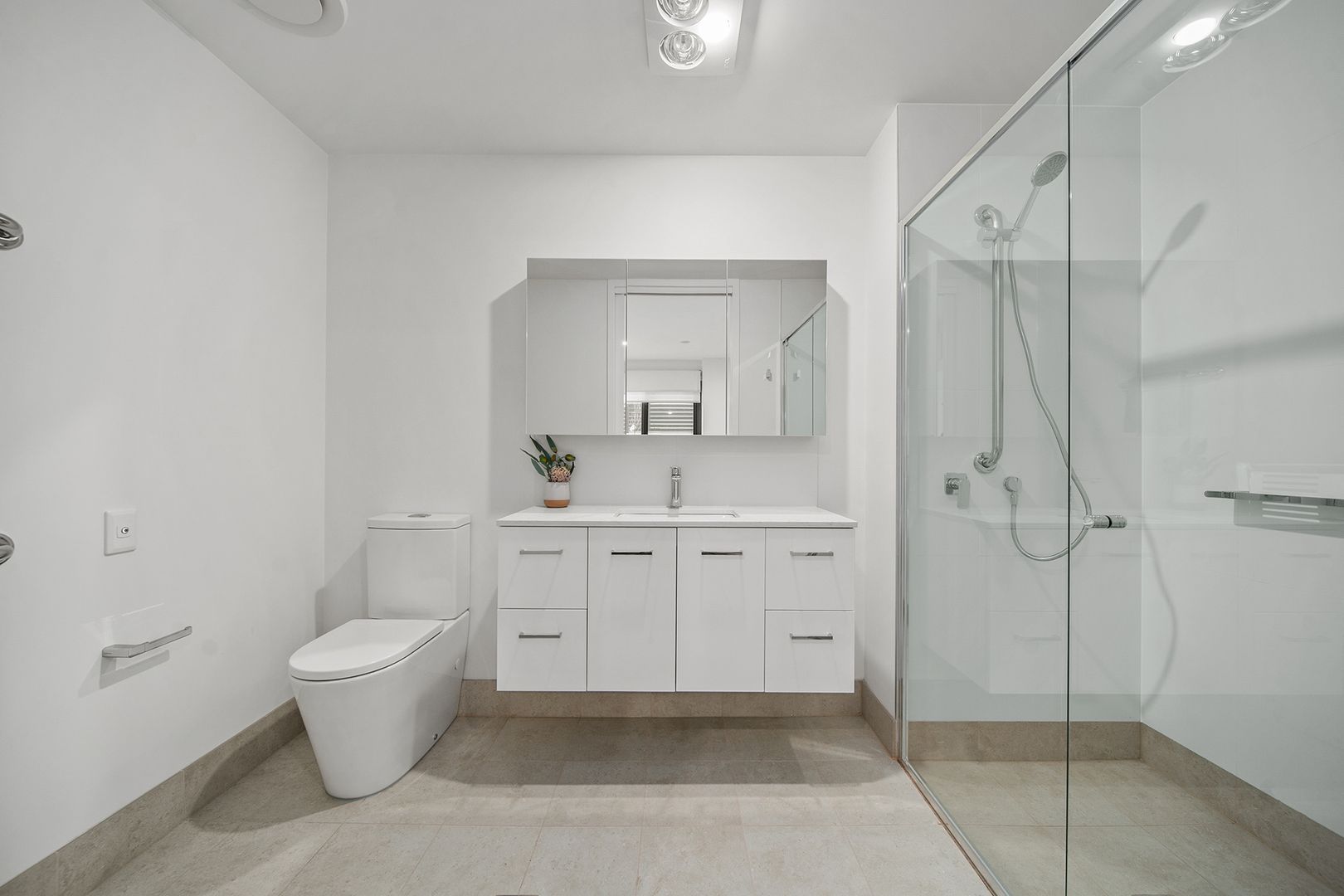 SOLD - Brand new stunning courtyard apartment, ready to move in now