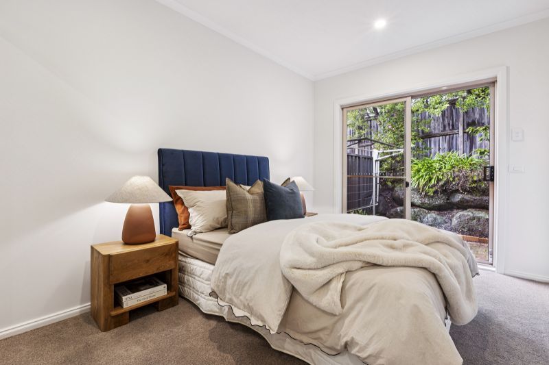 Newly refurbished 2-bedroom plus study villa