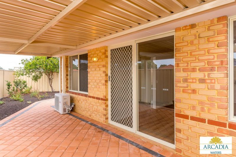 ARCADIA WATERS MANDURAH - ENJOY RETIREMENT WITH THIS 2 BED 2 BATH HOME
