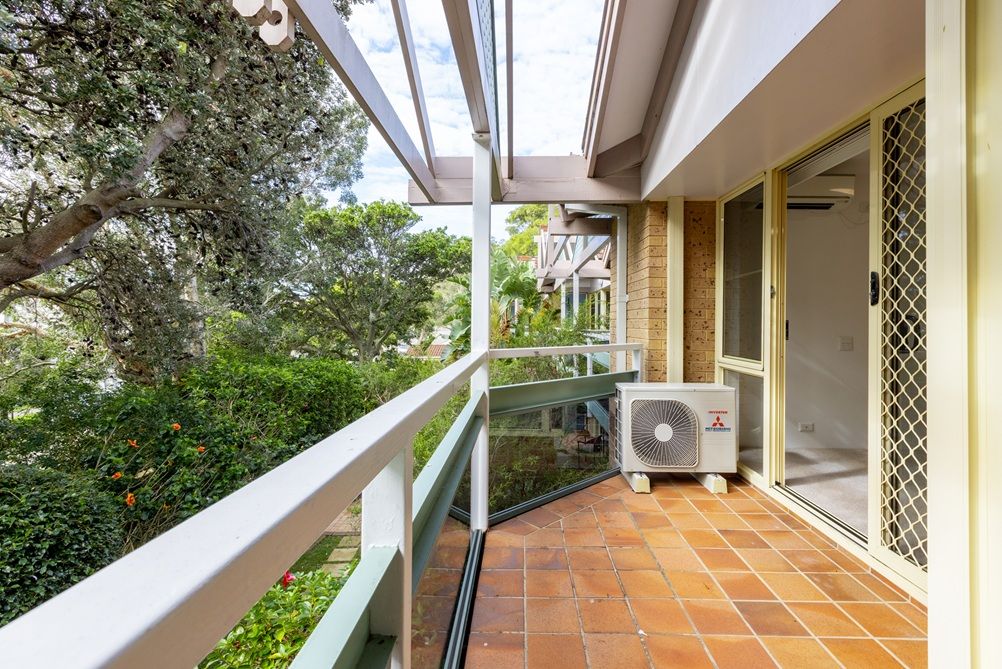 Refurbished One Bedroom Apartment with Natural Light and Garden Views