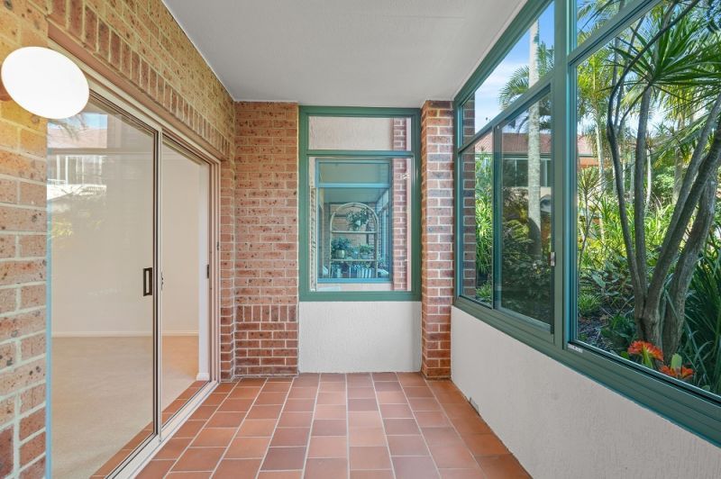 Ideally located popular 1 bedroom apartment close to all The Manor Amenities