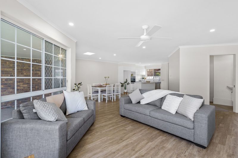 Affordable, Refurbished Villa With Bright Sunroom 