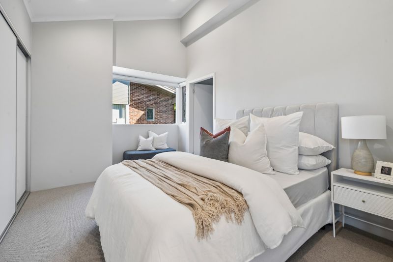 Ready to move in - 2 bedroom + study/optional third bedroom