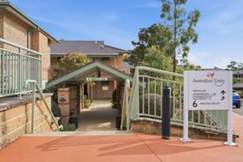 Ground level unit overlooking the central gardens