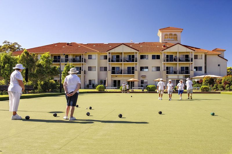 Peaceful and tranquil apartment overlooking community gardens